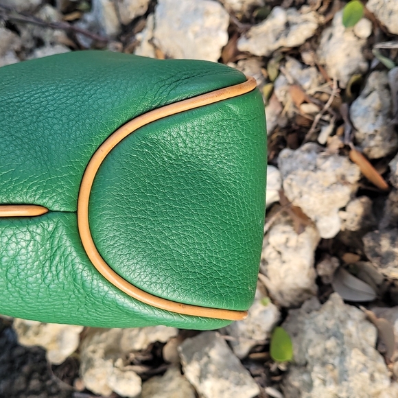 ‼️SOLD‼️ Vintage Dooney & Bourke AWL2 Grass Green Slouch Bag - Picture 3 of 12